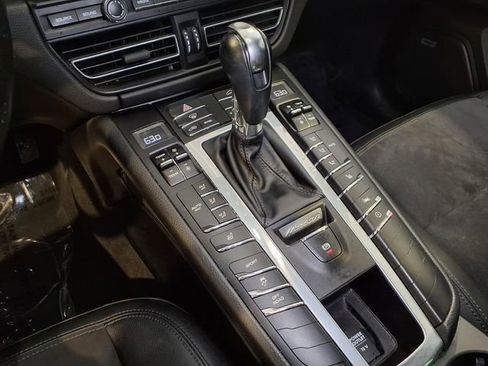 Used 2020 Porsche Macan AWD/4WD image 8