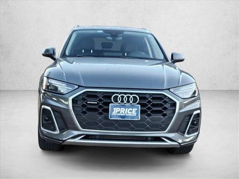Used 2022 Audi Q5 2.0T Premium w/ Convenience Package image 2