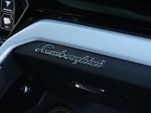Used 2020 Lamborghini Urus AWD/4WD image 75
