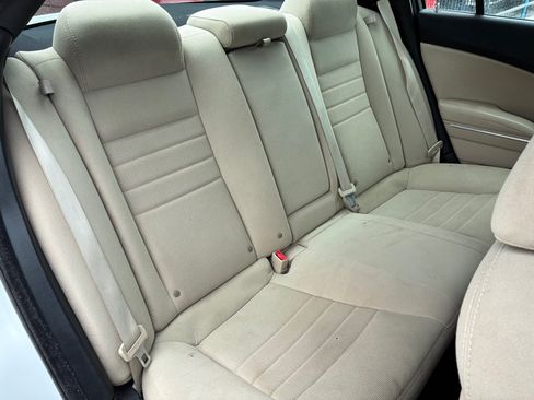 Used 2013 Dodge Charger SE RWD image 27