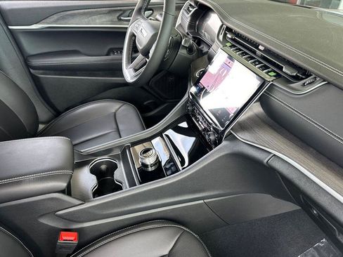 New 2025 Jeep Grand Cherokee L Limited w/ Luxury Tech Group II image 12