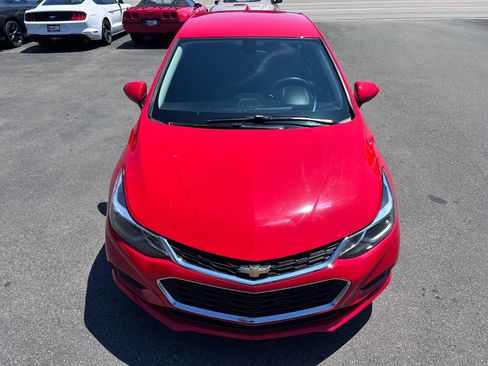 Used 2016 Chevrolet Cruze LT FWD image 2