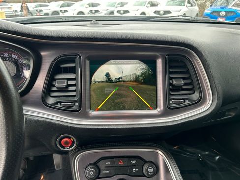 Used 2018 Dodge Challenger SXT w/ Blacktop Package image 17