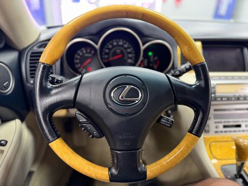 Used 2003 Lexus SC 430 Convertible RWD image 23