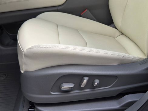 New 2026 Cadillac XT5 Premium Luxury w/ LPO, Floor Liner Package AWD/4WD image 27