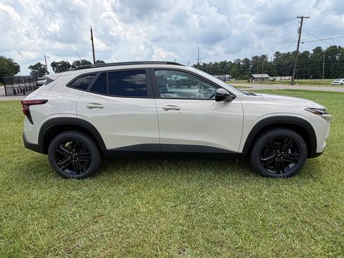 New 2026 Chevrolet Trax ACTIV w/ Driver Confidence Package FWD image 2