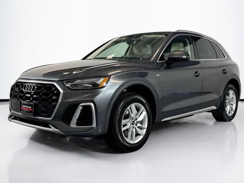 Used 2022 Audi Q5 2.0T Premium w/ Convenience Package AWD/4WD image 1