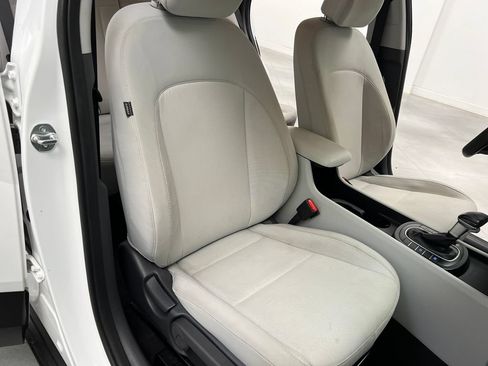 Used 2025 Hyundai Kona SEL AWD/4WD image 28