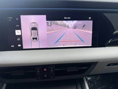 Certified 2024 Porsche Macan Turbo Electric AWD/4WD image 30
