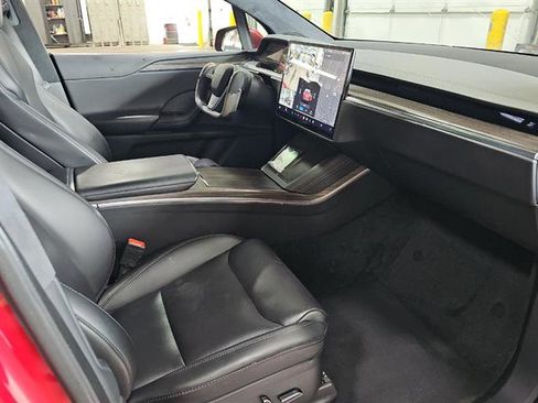 Used 2022 Tesla Model X image 7