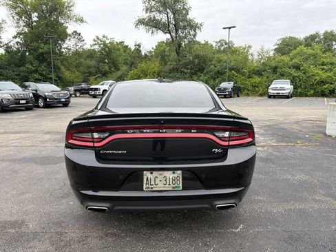 Used 2018 Dodge Charger R/T RWD image 5
