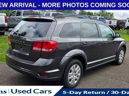 Used 2019 Dodge Journey SE FWD image 11