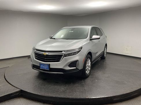 Used 2022 Chevrolet Equinox LT FWD image 3