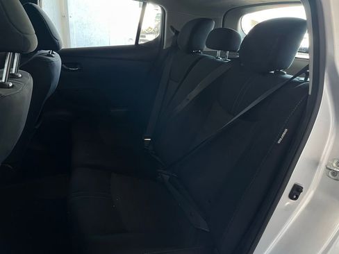 Used 2022 Nissan Leaf S image 15