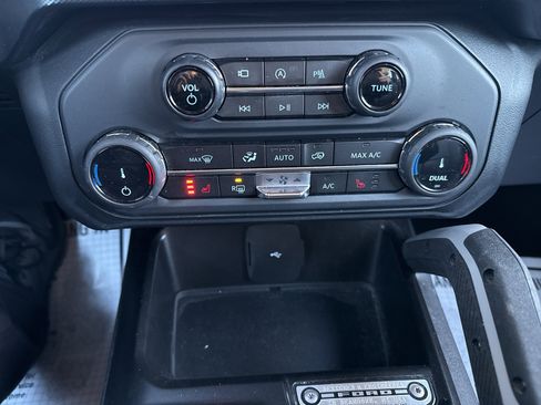 Certified 2022 Ford Bronco Outer Banks w/ Sasquatch Package image 24