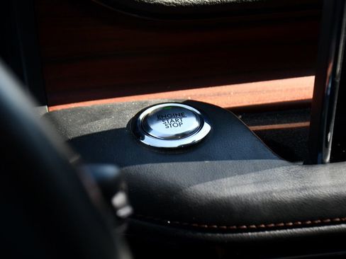 Used 2023 Lincoln Aviator Reserve AWD/4WD image 28