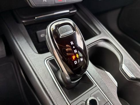 Used 2025 Cadillac XT4 Premium Luxury image 27