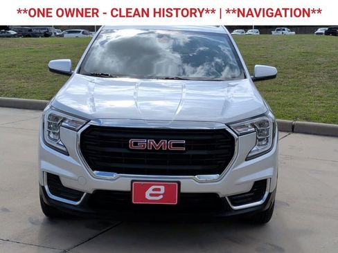 Used 2022 GMC Terrain SLE w/ Driver Convenience Package image 2