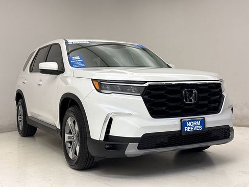 Certified 2025 Honda Pilot EX-L image 4