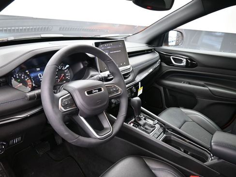 New 2026 Jeep Compass Latitude AWD/4WD image 14