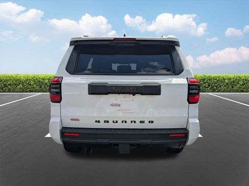 Certified 2025 Toyota 4Runner SR5 AWD/4WD image 6