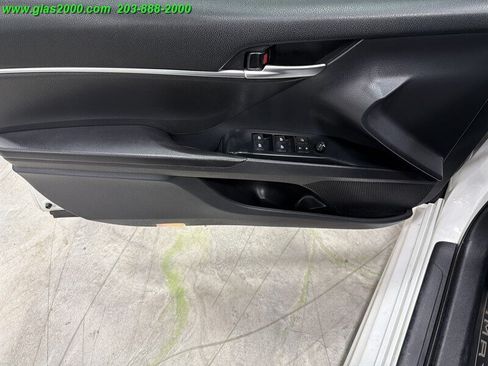 Used 2019 Toyota Camry SE FWD image 25