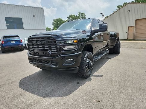 Used 2025 RAM 3500 Big Horn AWD/4WD image 12