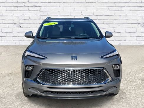 Certified 2024 Buick Encore GX Avenir image 6
