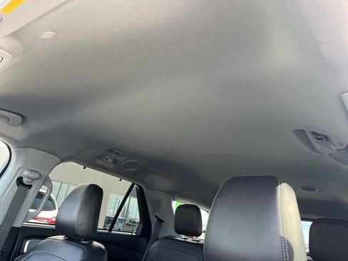 Used 2022 Ford Explorer Limited w/ Equipment Group 301A image 21