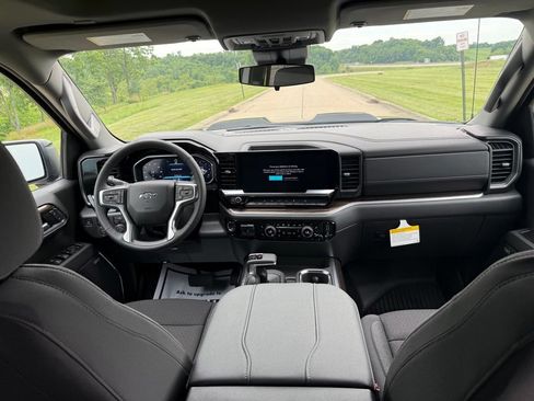 New 2026 Chevrolet Silverado 1500 LT Trail Boss w/ Convenience Package II AWD/4WD image 17