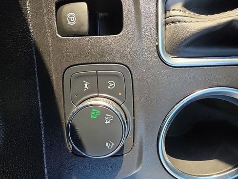 Used 2023 Chevrolet Traverse LT w/ LPO, Floor Liner Package AWD/4WD image 21