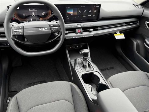 New 2026 Kia K4 LX image 2