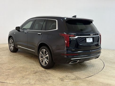 Used 2021 Cadillac XT6 Premium Luxury AWD/4WD image 3