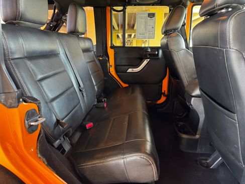 Used 2012 Jeep Wrangler Unlimited Rubicon w/ Dual Top Group image 25