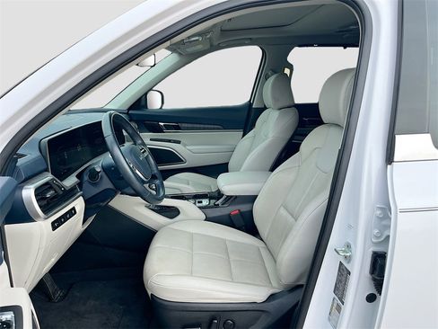 Used 2023 Kia Telluride EX w/ EX Captain's Chair Package image 22