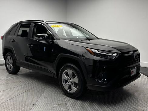 Used 2024 Toyota RAV4 LE AWD/4WD image 41