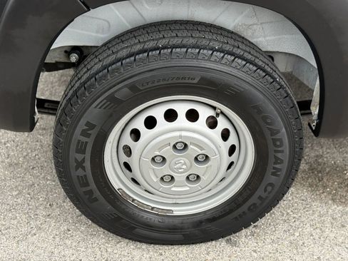 Used 2024 RAM ProMaster 2500 w/ Convenience Group FWD image 8