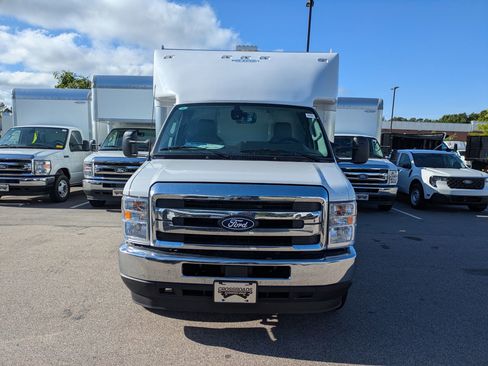 New 2027 Ford E-450 and Econoline 450 Super Duty w/ Power Equipment Group RWD image 4