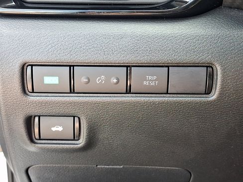 Certified 2025 Nissan Sentra SV FWD image 25