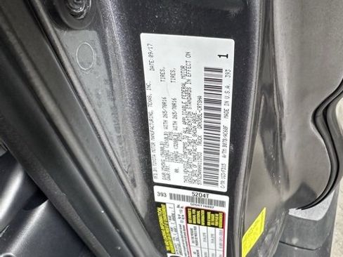 Used 2017 Toyota Tacoma TRD Off-Road w/ Premium & Technology Package image 27