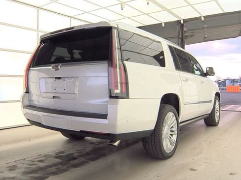 Used 2017 Cadillac Escalade ESV Platinum image 6