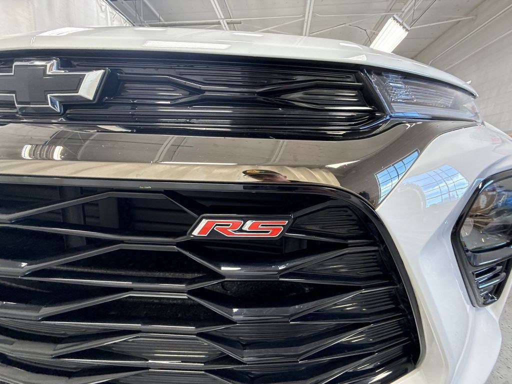 Used 2023 Chevrolet TrailBlazer RS AWD/4WD image 33