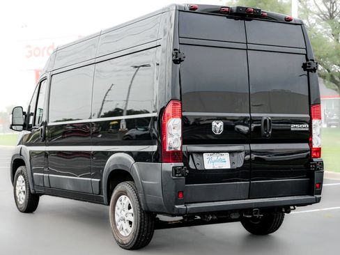 Used 2023 RAM ProMaster 2500 w/ Driver Convenience Group FWD image 7