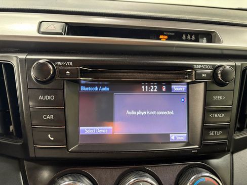 Used 2018 Toyota RAV4 LE w/ All Weather Liner Package AWD/4WD image 28