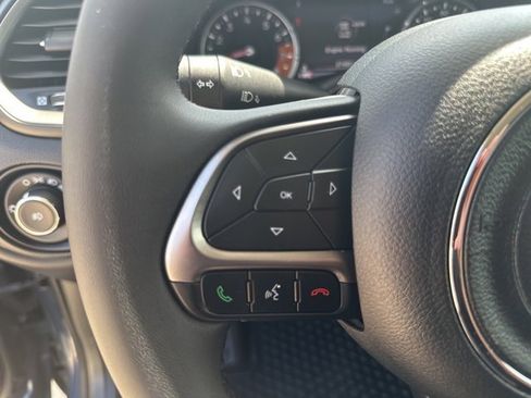 Used 2022 Jeep Renegade Latitude image 17