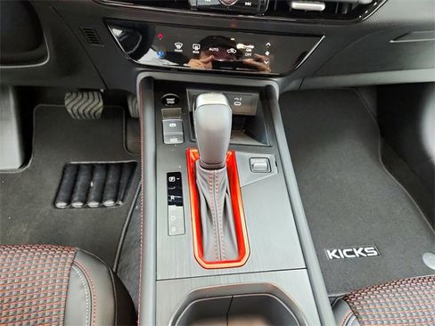 New 2026 Nissan Kicks SR image 24