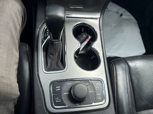 Used 2018 Jeep Grand Cherokee Trailhawk w/ Trailhawk Luxury Group AWD/4WD image 14