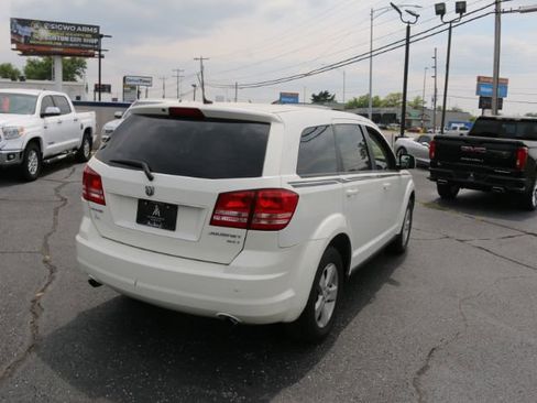 Used 2009 Dodge Journey SXT w/ Flexible Seating Group image 18