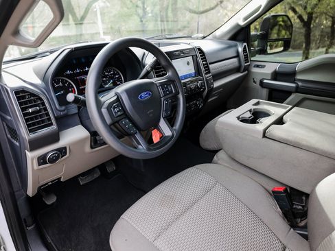 Used 2022 Ford F250 XLT image 4