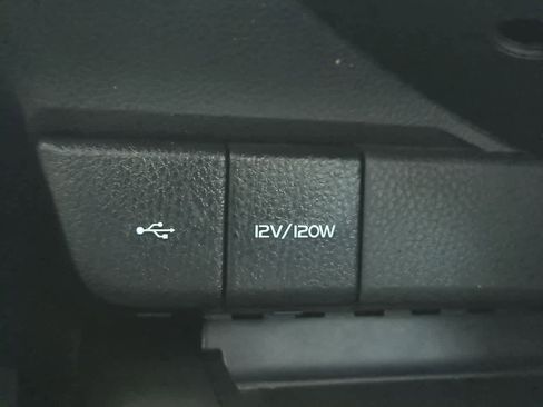 Used 2023 Toyota Camry SE image 28